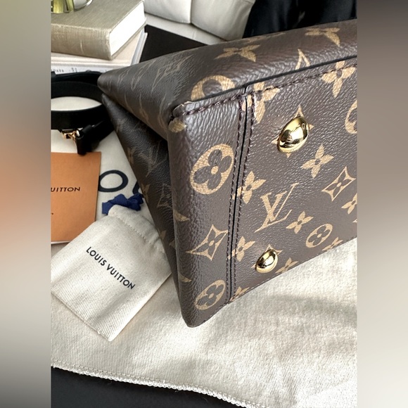 Louis Vuitton Flower Tote - Picture 7 of 12